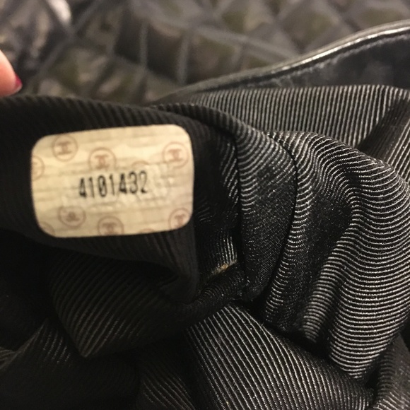 CHANEL Quilted XL CC travel bucket bag Handbag - Picture 2 of 8